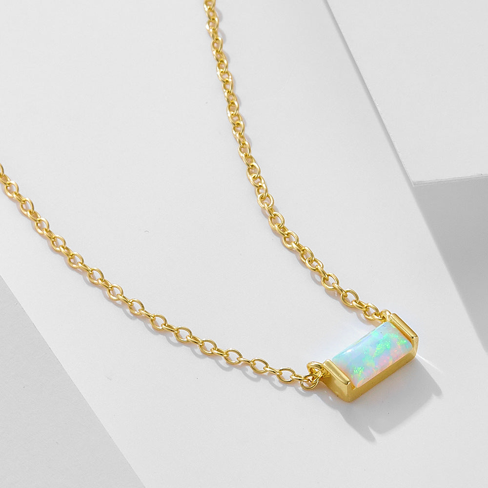 Livia – Collier en argent avec petit pendentif